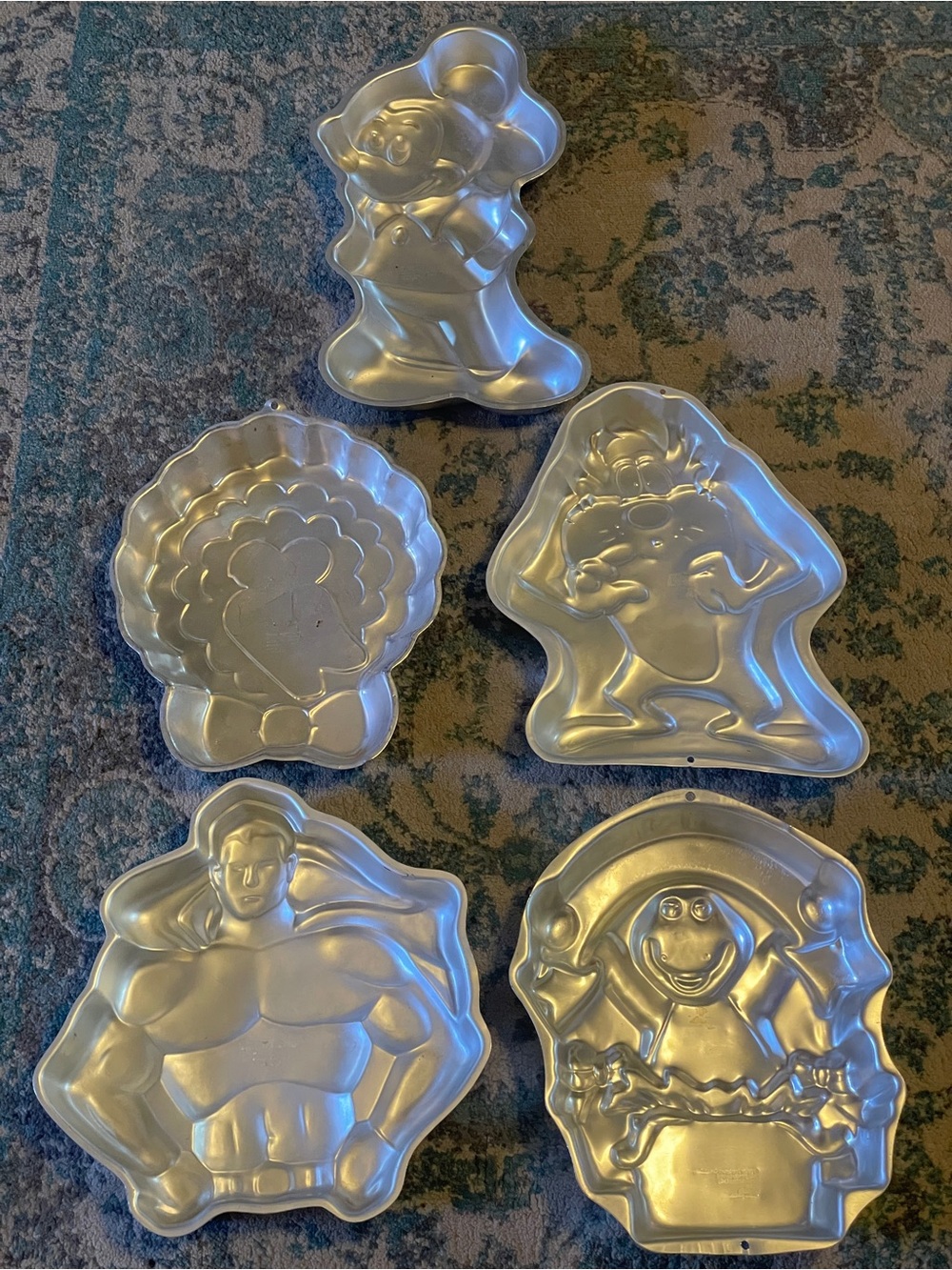 Lot of 5 Vintage Wilton Aluminum Cake Pans Mickey Barney Big Bird Superman Taz